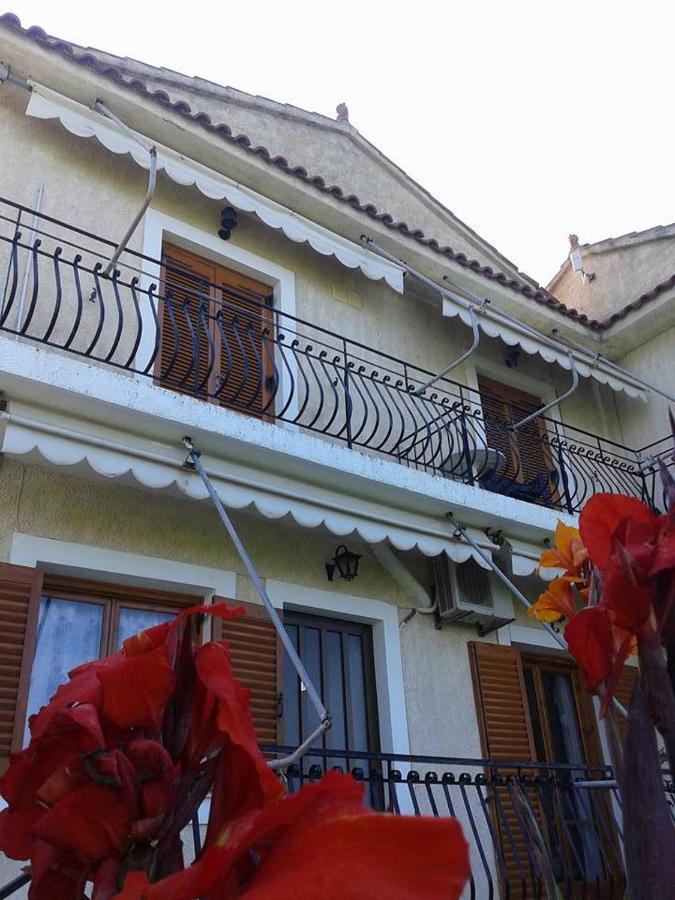 Raymondos Apartments Ласси Экстерьер фото